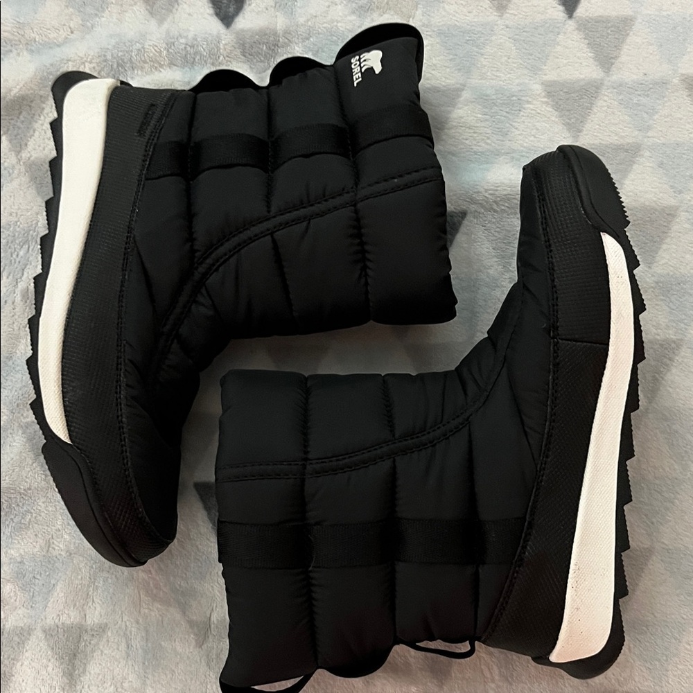 Sorel Black Quilted Winter Boots with White Accents